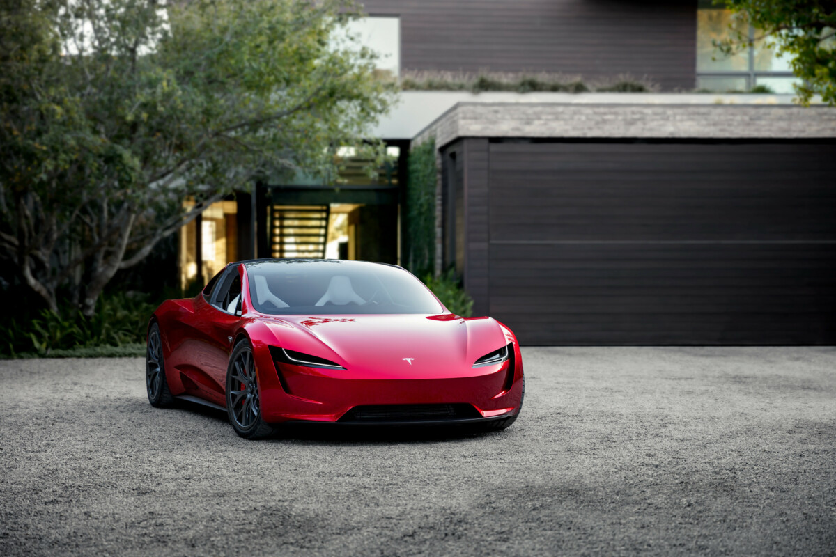 Tesla Roadster : de face