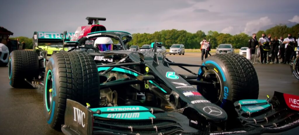 F1, WRC, Formule E : Mercedes W10 qui est le plus rapide sur route mouillée ? voiture de course Mondial de l'Auto 2022
