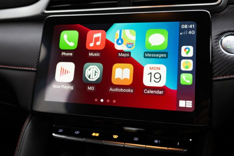 Apple CarPlay application mobile iphone voiture Mondial de l'Auto 2022