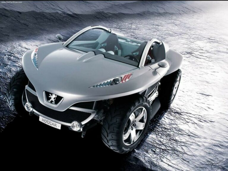 Se revendiquant comme un véhicule extrême, Peugeot avait imagine en 2003 ce concept de buggy, la Hoggar. Crédit photo : Peugeot Mondial de l'Auto 2022
