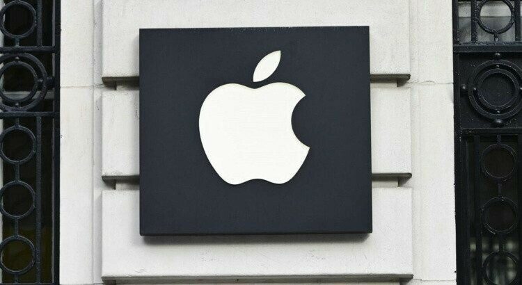 Le logo Apple La marque à la pomme veut toujours se lancer dans l'automobile Crédit : Apple Mondial de l'Auto 2022