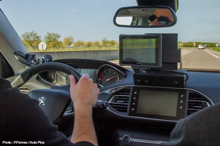 Les voitures radars sont désormais conduites par des agents issus de sociétés privées. Crédit Photo: DR Mondial de l'Auto 2022