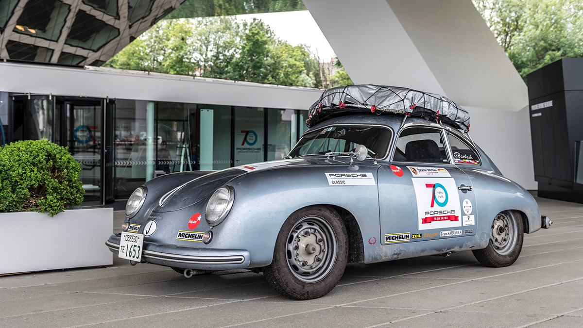 Et pour ce long voyage de 15.436 km, il a choisi de partir seul avec sa Porsche 356 Pré-A de 1953, entièrement restaurée. Crédit photo : Porsche Mondial de l'Auto 2022