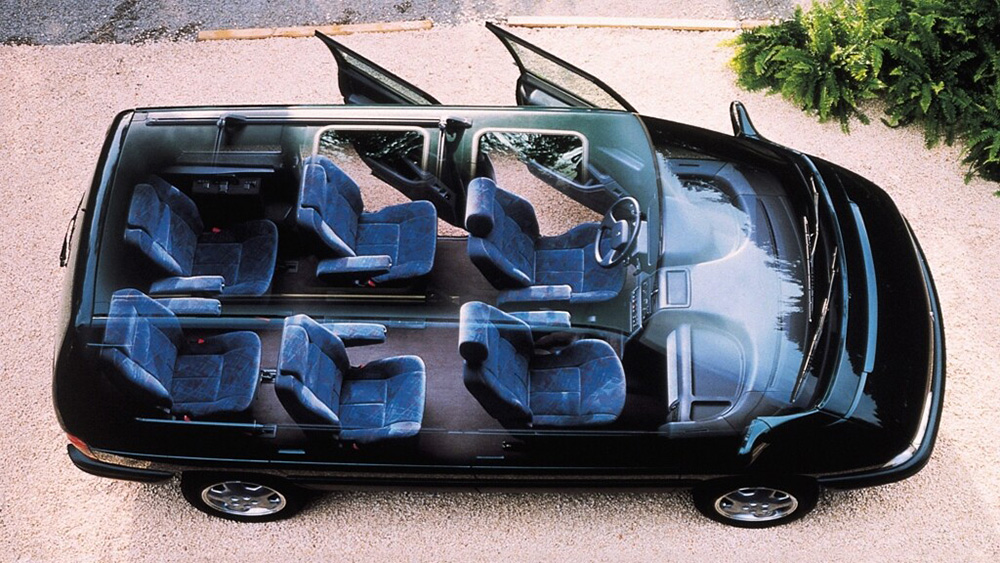 Monospace Renault Espace II intérieur Le Renault Espace de seconde génération a été écoulé à 315.618 exemplaires jusqu'en 1996. Crédit photo : Renault Mondial de l'Auto 2022