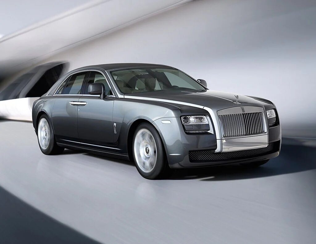 La Rolls-Royce Ghost présentée au Mondial de l'Auto Crédit photo : Rolls-Royce Mondial de l'Auto 2022