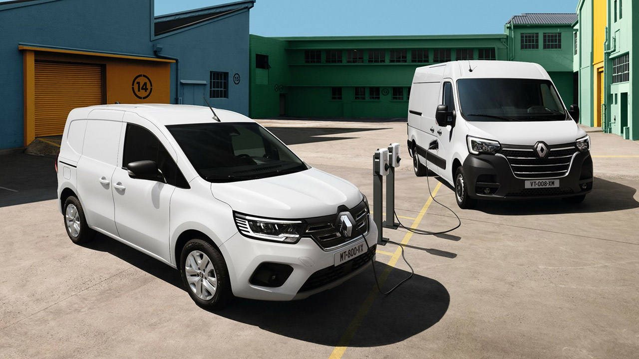 Utilitaires Renault Electriques L'occasion de découvrir une gamme de véhicules utilitaires électriques ou à hydrogène, et de les tester sur un circuit d'essai. Crédit photo : Renault Mondial de l'Auto 2022