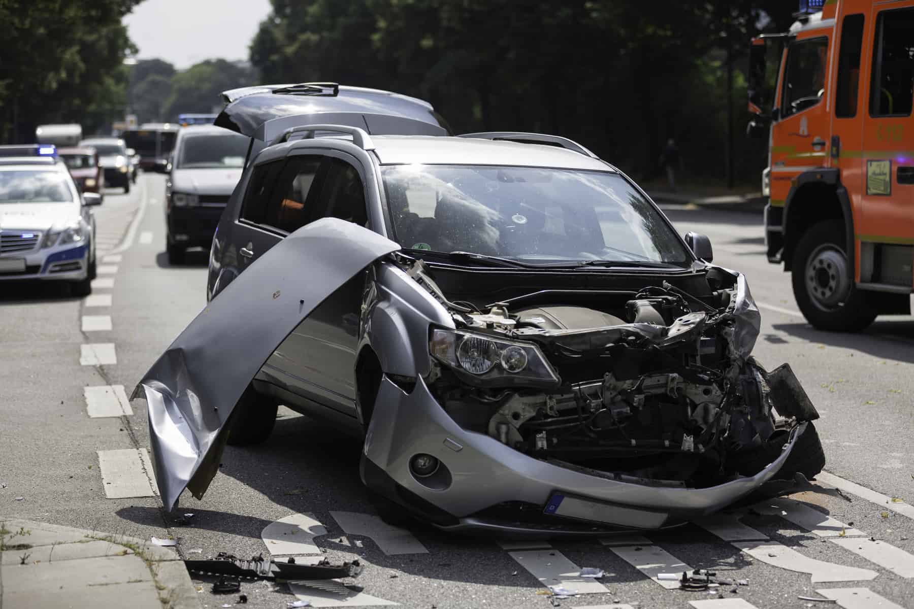 Un monospace accidenté Sécurité routière : 2020, l'année du record de la plus faible mortalité Mondial de l'Auto 2022