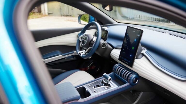 Le BYD ATTO 3 sera doté d'un écran tactile vertical. Crédit Photo: BYD Mondial de l'Auto 2022