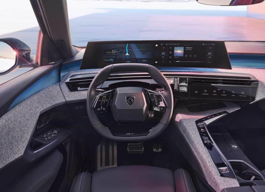 Mondial de l'auto, news, Peugeot réinvente son emblématique SUV avec le nouveau e-3008 et son panoramic i-COCKPIT