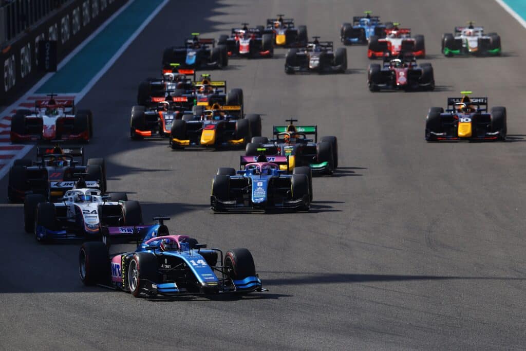 
Le départ du Grand Prix d'Abu Dhabi - F2
