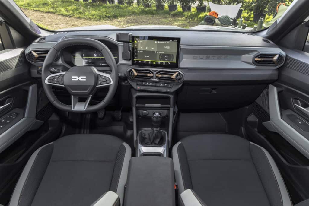 Mondial de l'Auto, L'intérieur du nouveau Dacia Duster à la fois robuste et ergonomique en cohérence avec le style extérieur