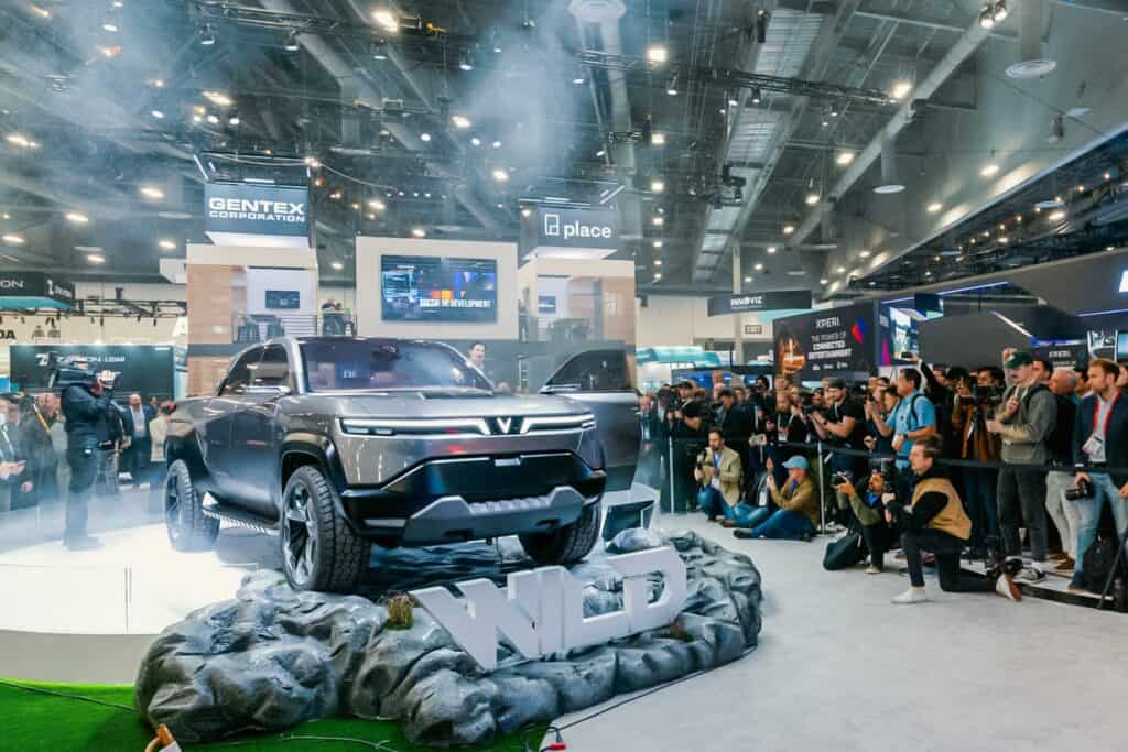 Mondial de l'Auto 2024, VinFast présente son VF Wild, un etonnant concept de pickup electrique