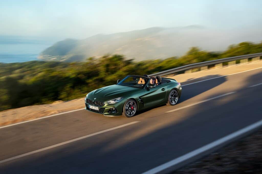 BMW Z4 (2024), boite de vitesse manuelle et peinture spécifique pour la nouvelle voiture Mondial de l'Auto