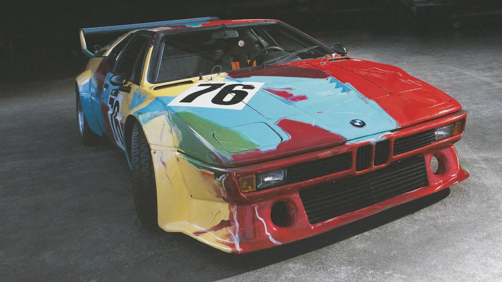 Mondial de l'auto 2024, BMW présente l'Art Car BMW i5 Flow NOSTOKANAAndy Warhol / BMW M1 / 1979
