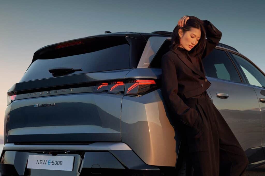 Mondial de l'auto 2024, Nouveau Peugeot e-5008 arrière détails