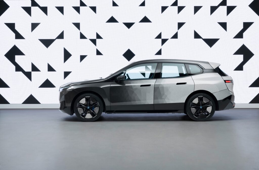 BMW iX Flow avec E-Ink mondial de l'auto 2024
