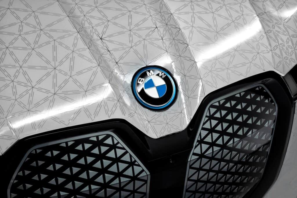 détails de la technologie BMW E-Ink sur la iX Flow mondial de l'auto 2024