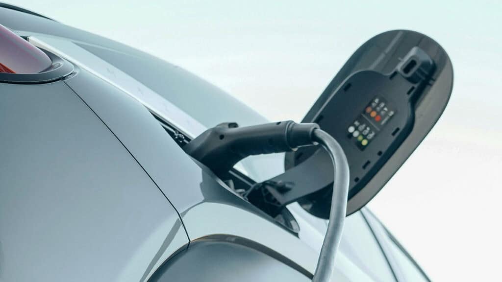 recharge d'une voiture - prise de recharge - combien coute le prix d'une recharge - mondial de l'auto 2024