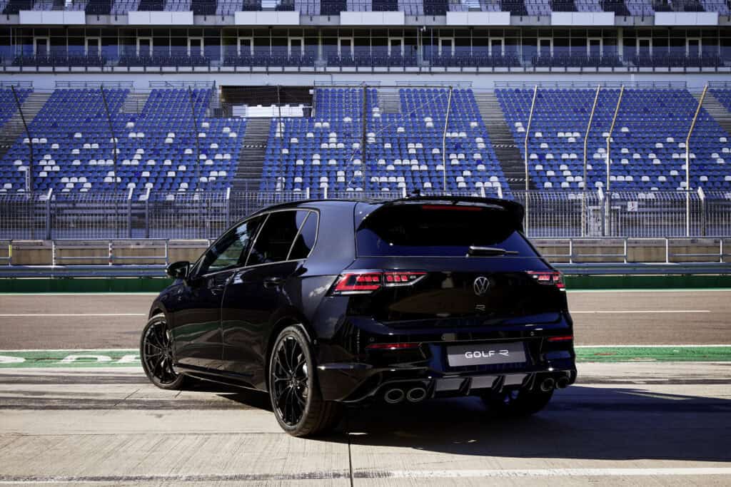 Nouvelle Volkswagen Golf R Black Edition, noire, mondial de l'auto 2024