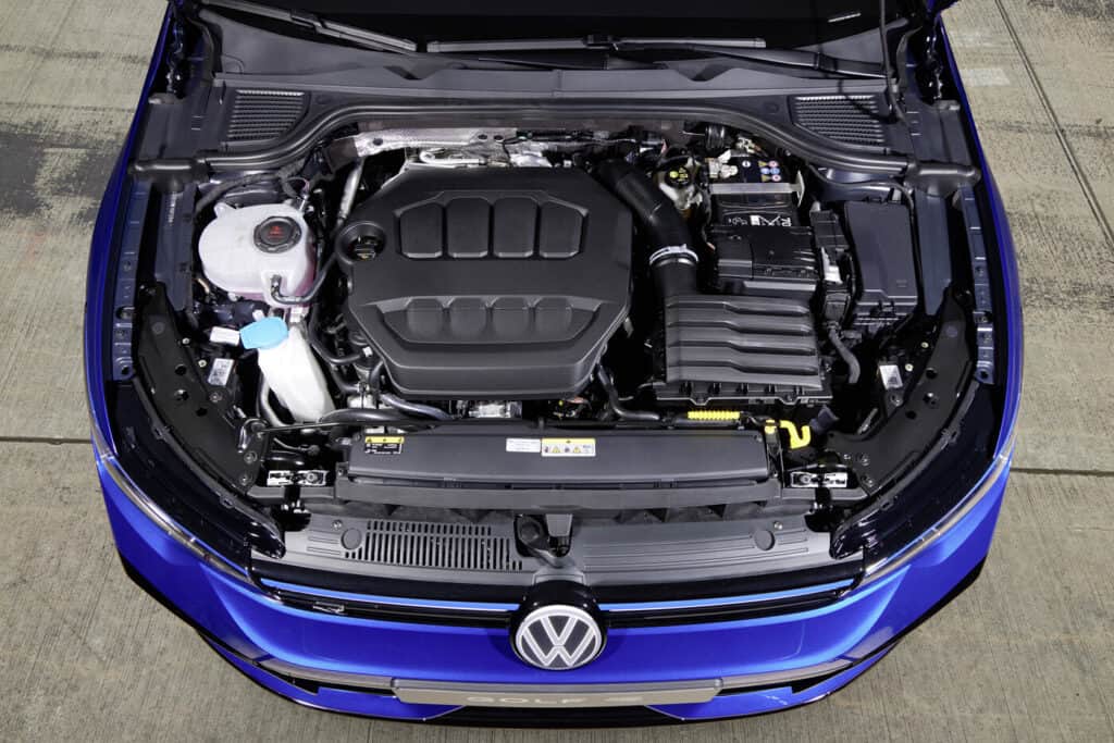 mondial de l'auto 2024, Volkswagen moteur photo capot ouvert
