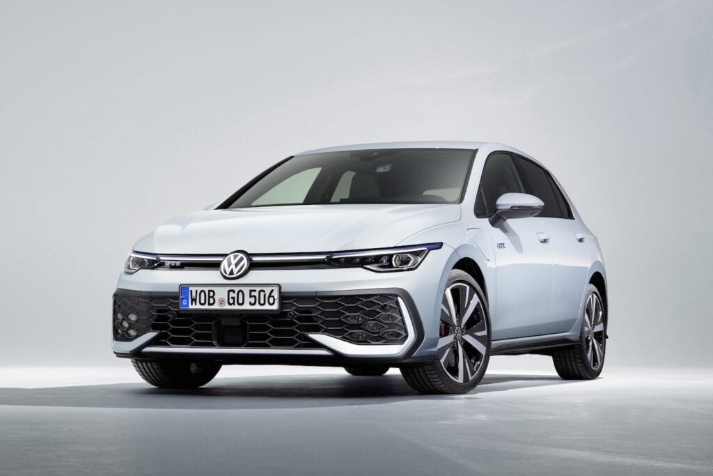 Volkswagen golf GTE mondial de l'auto 2024