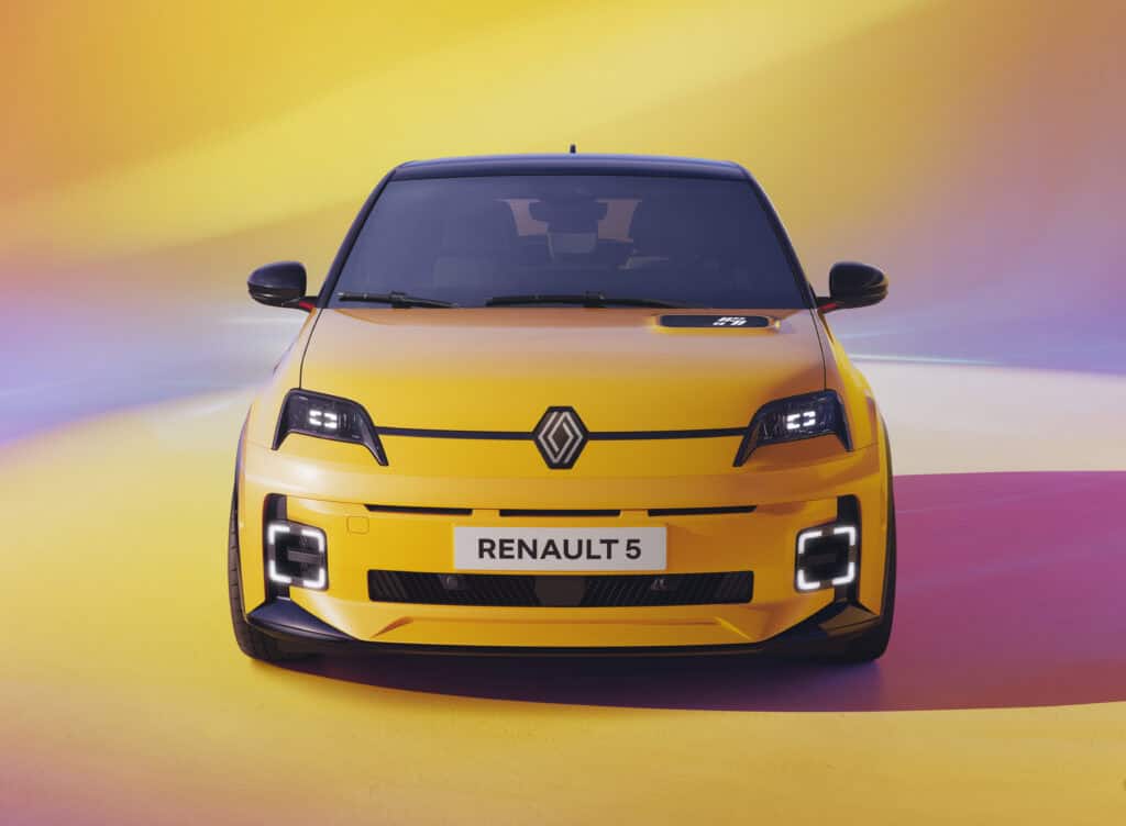 Renault 5 E-Tech R5 de face - mondial de l'auto 2024