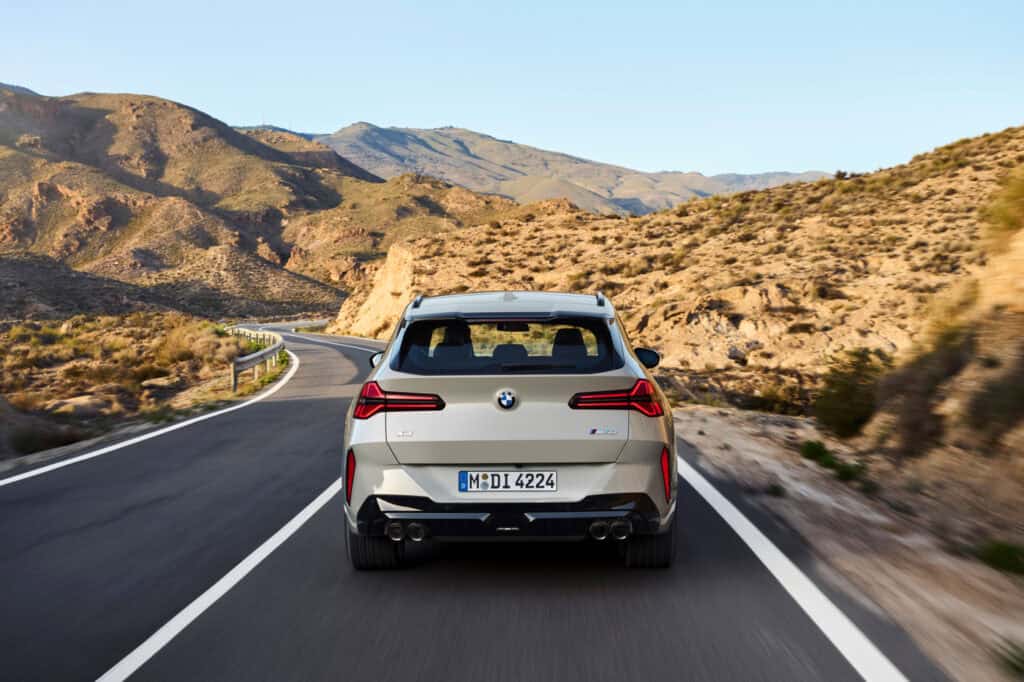 Vue arrière du BMW X3 M50 xDrive Mondial de l'auto 2024,