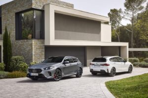 Mondial de l'auto 2024, photo des BMW Série 1 (F70) 2024 et BMW M135 xDrive 2024 static