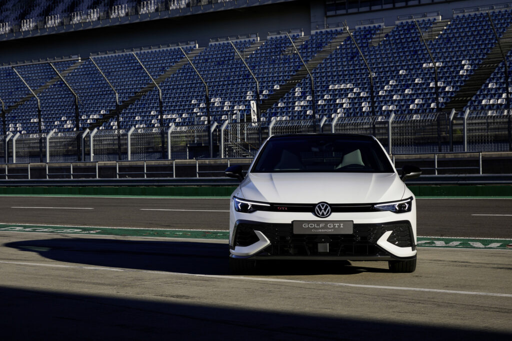 Nouvelle face avant Volkswagen Golf GTI Clubsport, avec système LED à faisceau matriciel IQ.LIGHT Mondial de l'auto 2024