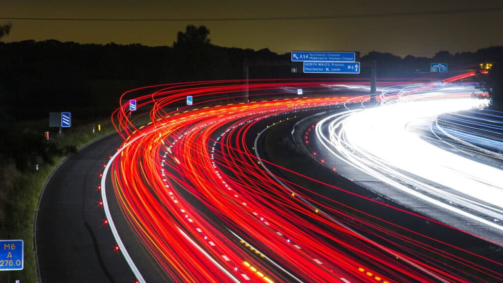 autoroute de nuit - mondial de l'auto 2024 - économies autoroute - route des vacances - autoroute 