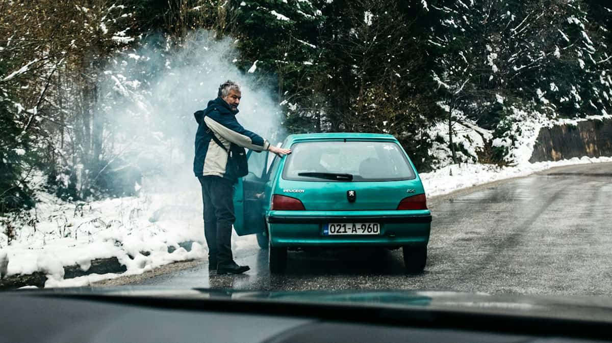 surchauffe de voiture - liquide de refroidissement - mondial de l'auto 2024