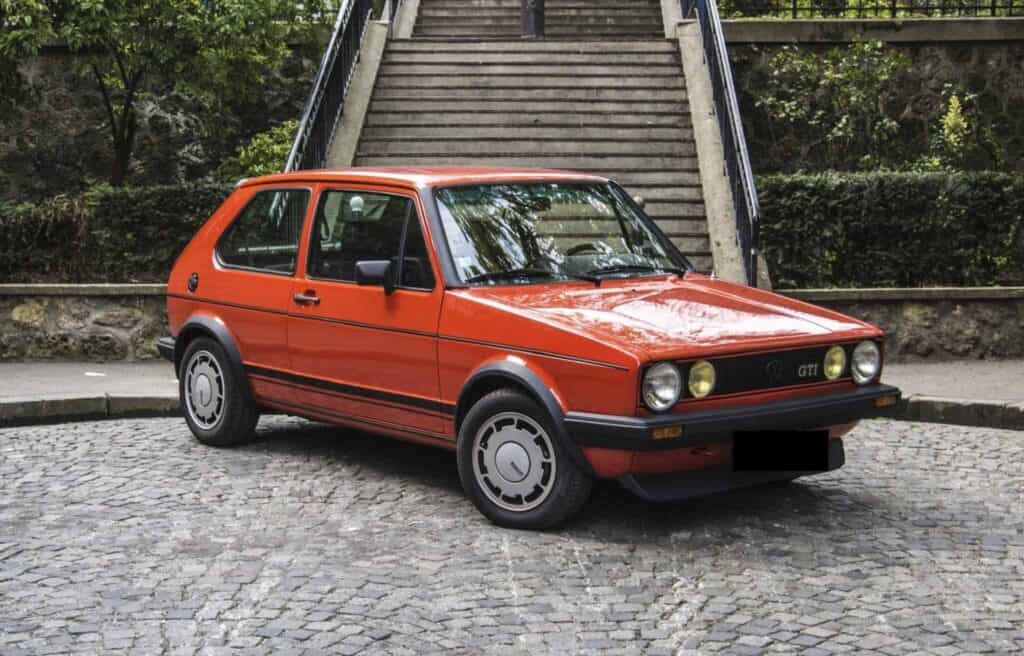 50 ans Volkswagen Golf, golf GTI 1983 vue de 3/4, VW, Golf 1 GTI, Mondial de l'Auto 2024