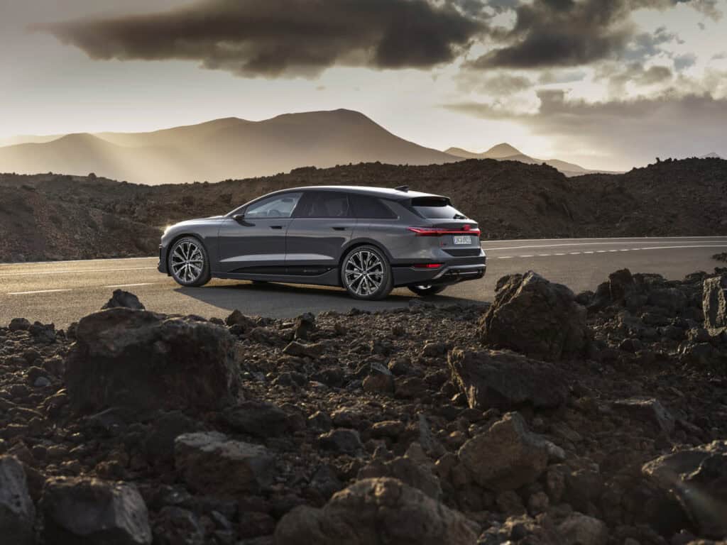 photo arrière gauche statique, mondial de l'auto 2024, audi a6 e-tron 2024, audi A6 e-tron avant