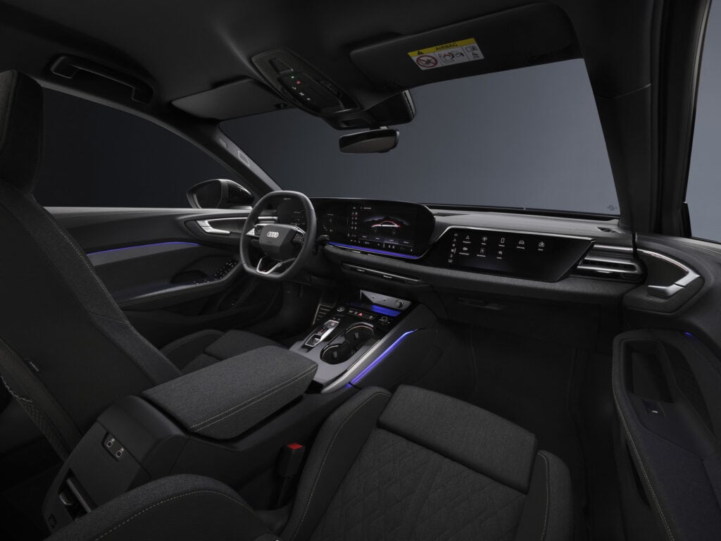 Intérieur raffiné pour la nouvelle Audi A5 (2024), console centrale, écrans, mondial de l'auto 2024