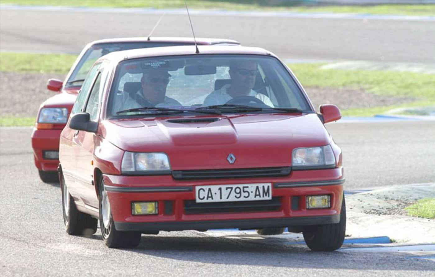 coty, car of the year, mondial de l'auto 2024, Voiture de l'année 1991 - Renault Clio, simple et efficace, renault clio sur circuit, roulage