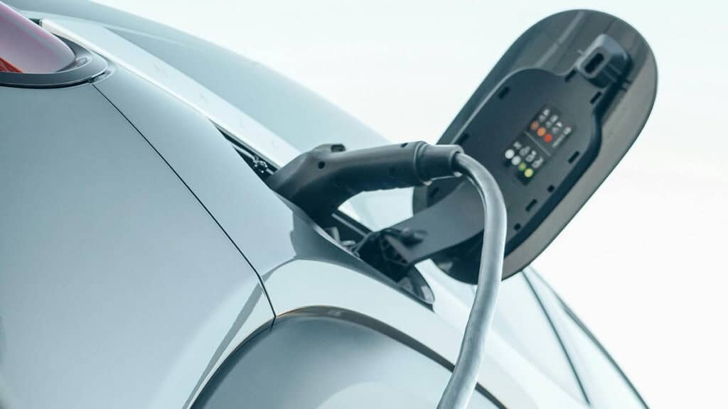 Prise de recharge pour voiture électrique - borne électrique - mondial de l'auto 2024 