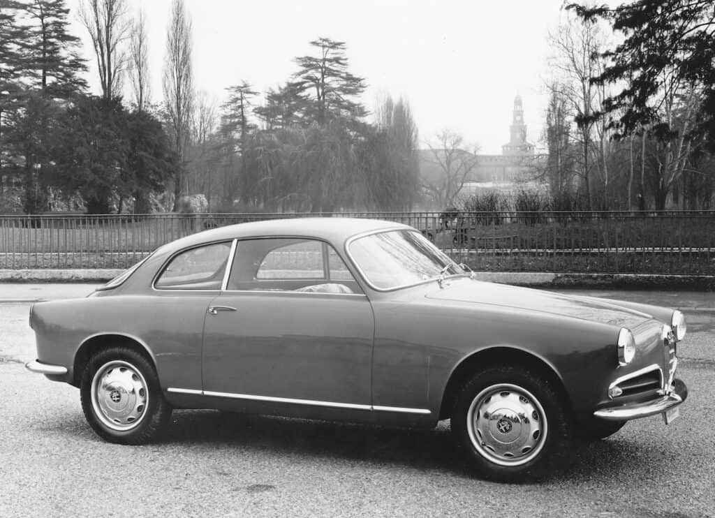 Alfa romeo giulietta sprint - 1954 - 70 ans - mondial de l'auto 2024