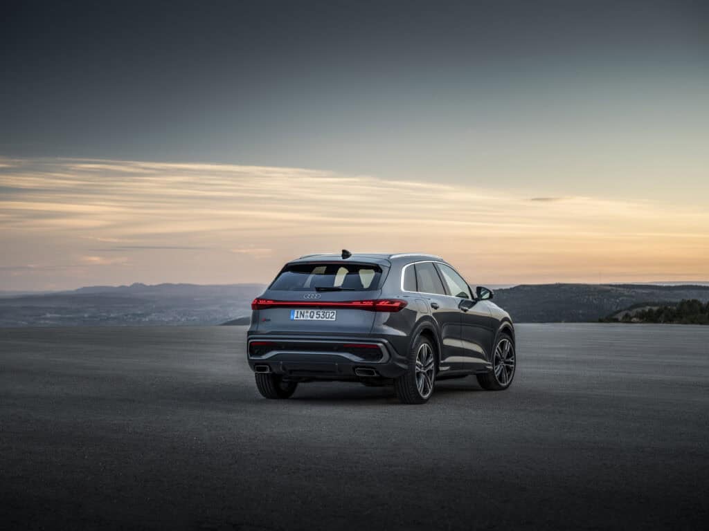 Nouvelle Audi Q5 2024, vue arrière de la voiture - Mondial de l'Auto 2024