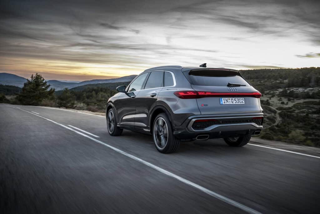 Nouvelle Audi Q5 2024, photo de l'arrière de la voiture - Mondial de l'Auto 2024