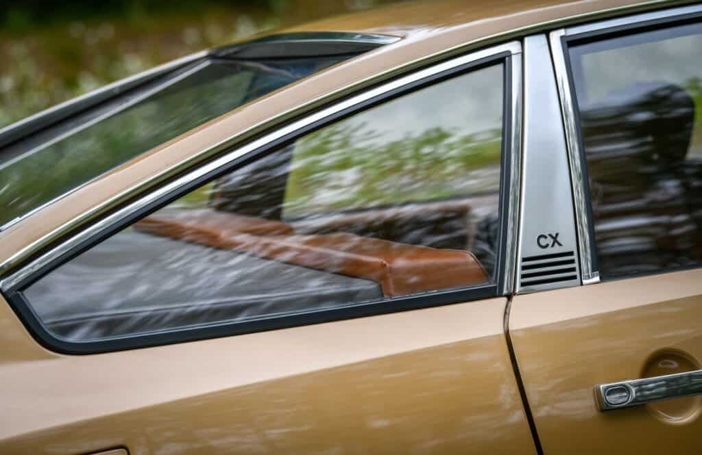 photo de la vitre arrière de la voiture - citroen - mondial de l'auto 2024