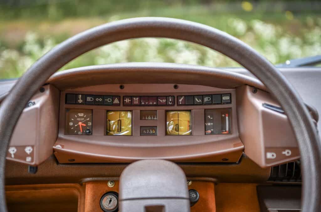 citroen - photo zoom du tableau de bord de la citroen - mondial de l'auto 2024