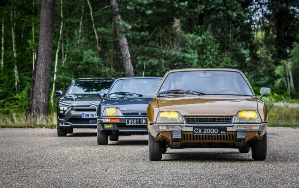 citroen CX - 50 ans - photo de 3 voitures évolutions - mondial de l'auto 2024