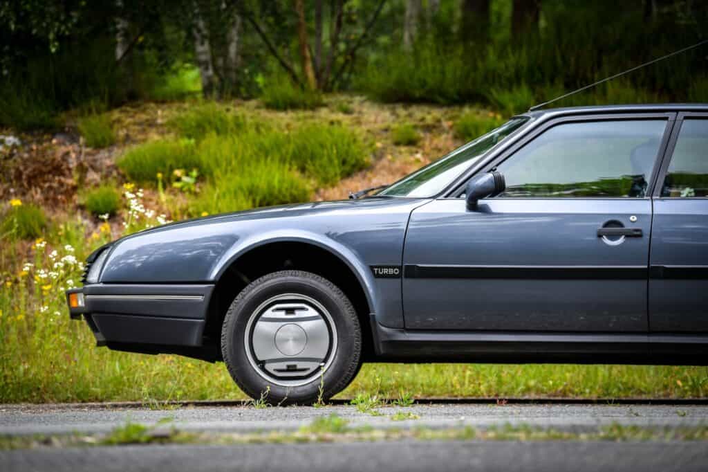 photo de coté de la citroen - mondial de l'auto 2024