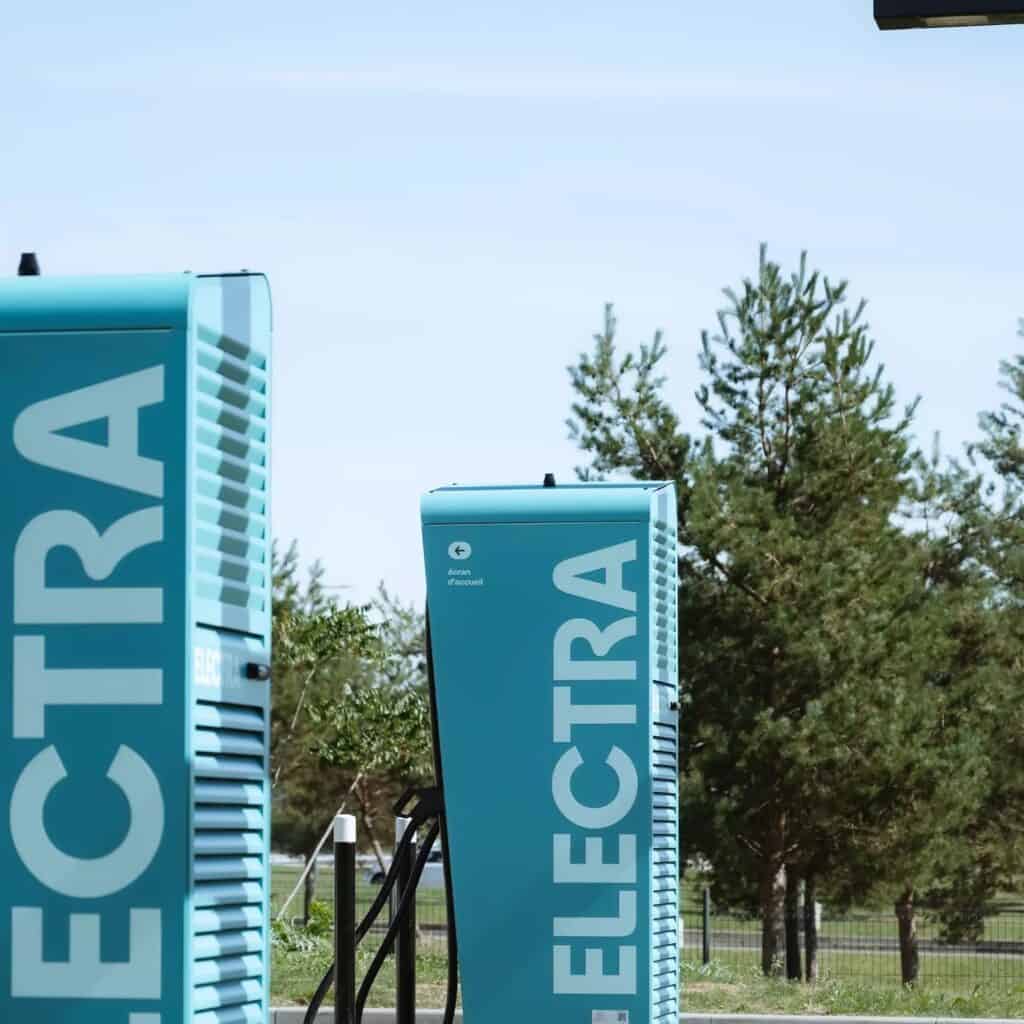 electra - borne de recharge rapide et connectée - mondial de l'auto 2024