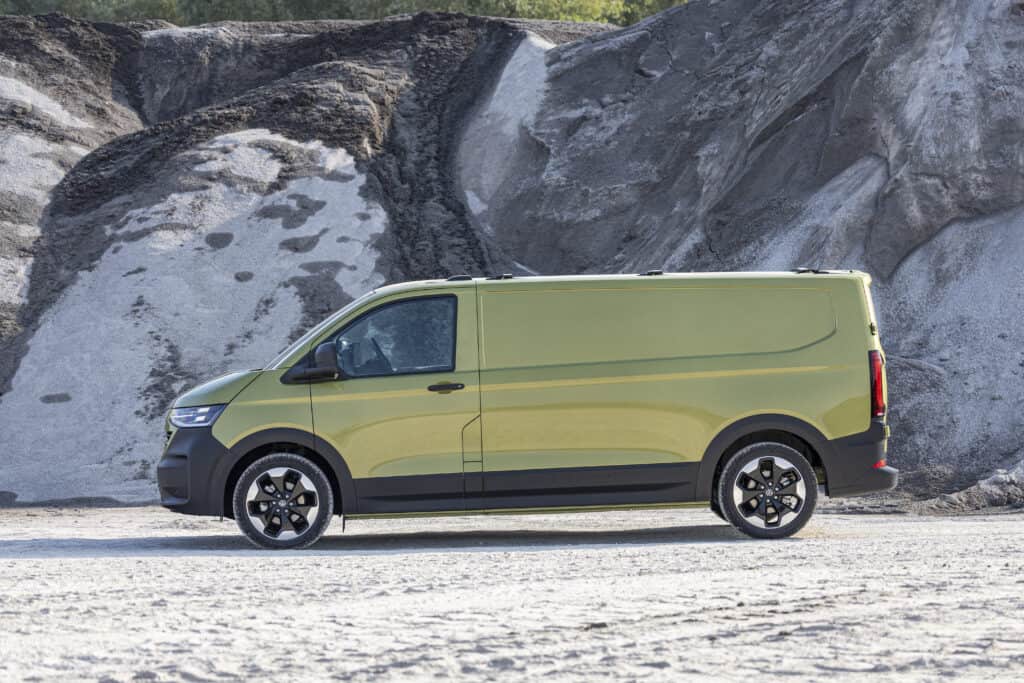 volkswagen - nouveau transporter - vue de coté - mondial de l'auto 2024