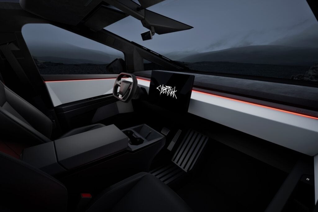 mondial de l'auto 2024 - photo de l'intérieur du cockpit - mondial de l'auto 2024 - tesla cybertruck 