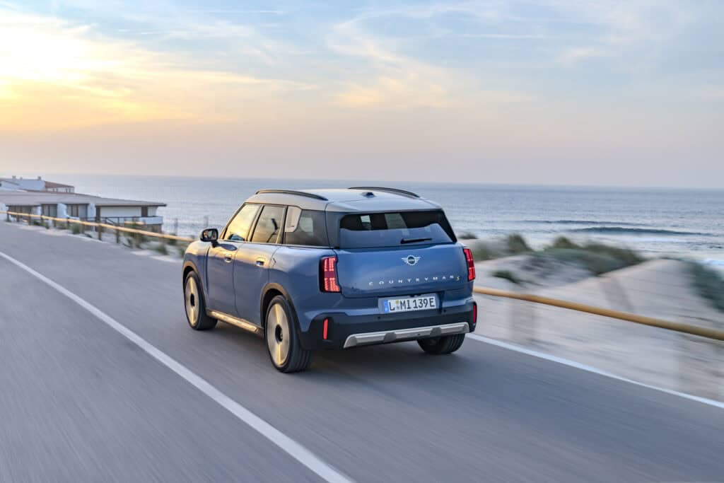 countryman - mondial de l'auto - photo de la voiture vue arrière