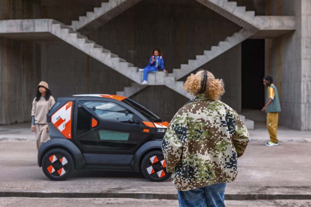 photo de la voiture duo de mobilize - voiture vue de coté dans la rue - mondial de l'auto 2024