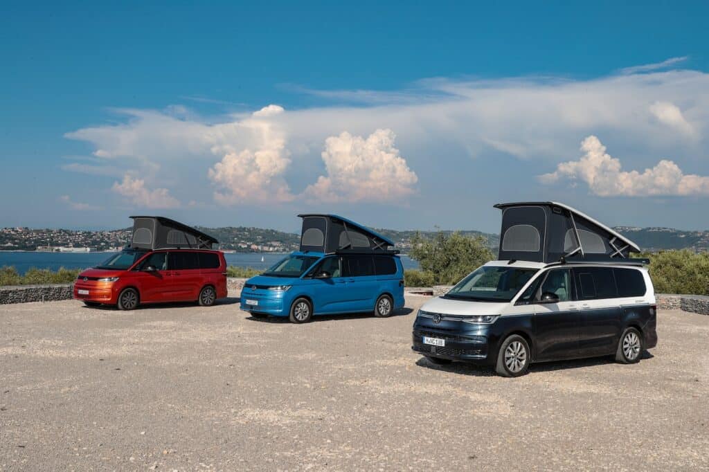 california - van life - vw - photo de 3 voitures vue de coté - mondial de l'auto 2024