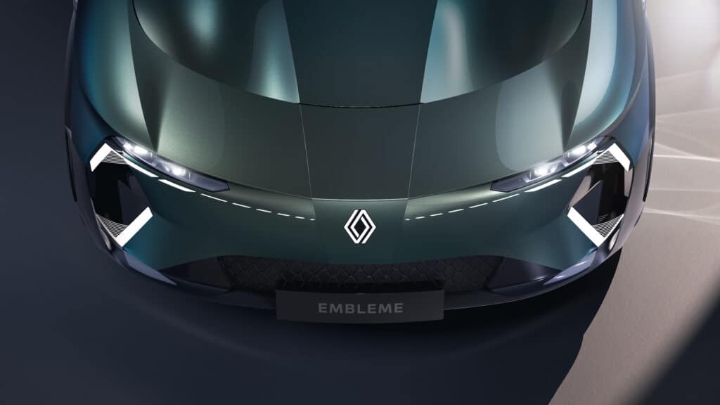 Renault Emblème - demo car renault - photo de la voiture - logo avant - vue du dessus - mondial de l'auto 2024